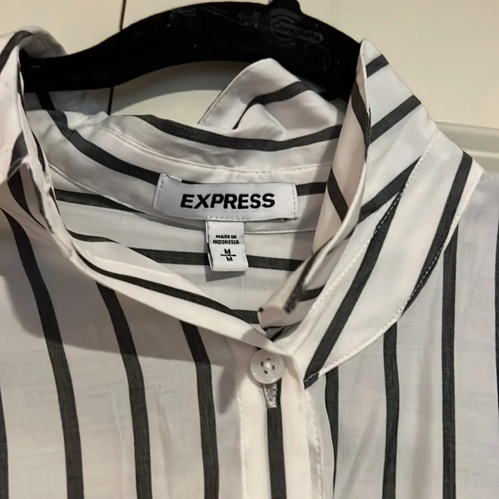 Express Striped Button-Down - Picture 4 of 4